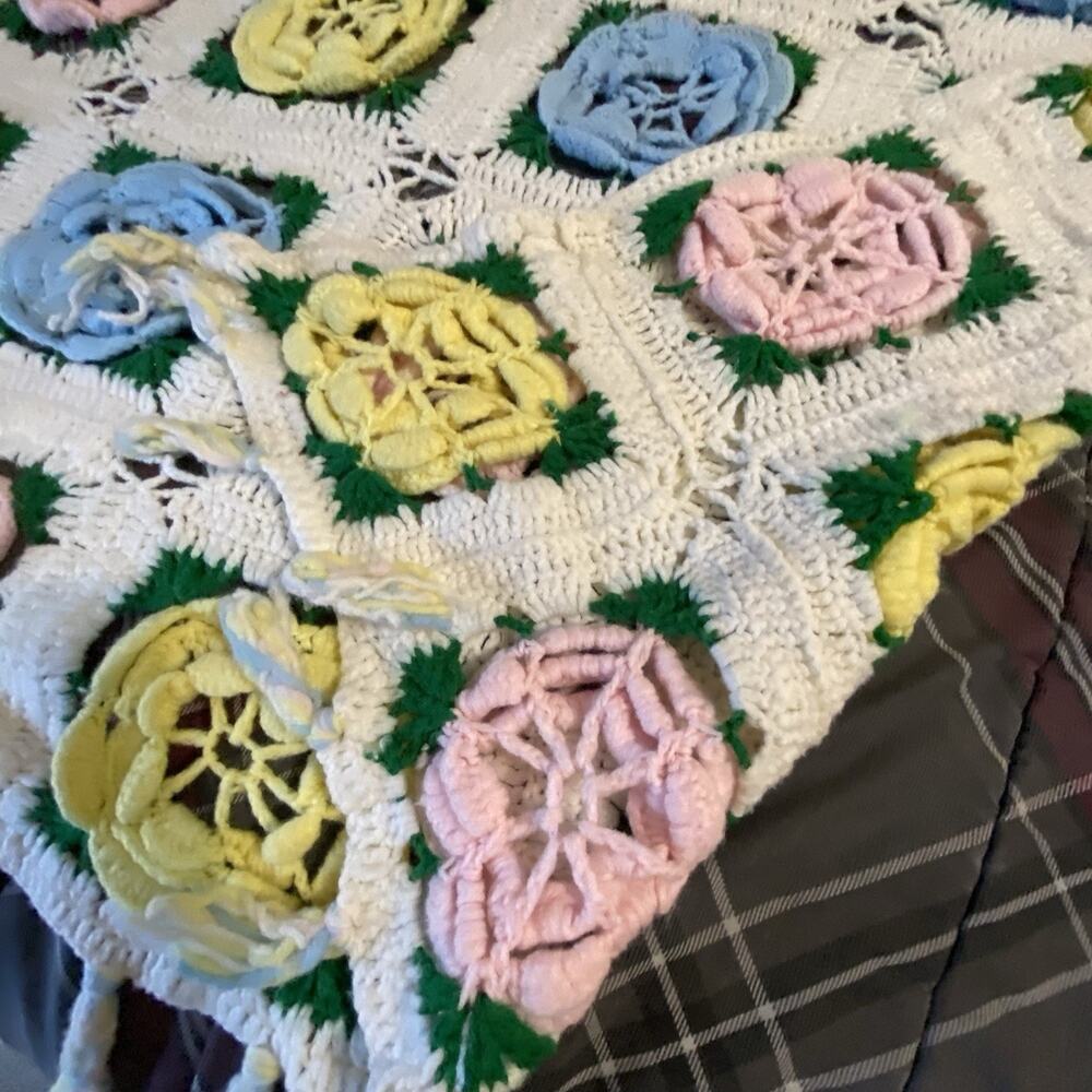 Vintage Handmade Crochet 3D Flower Blanket 67x57” Afghan Throw Cottagecore Artsy - Picture 5 of 6